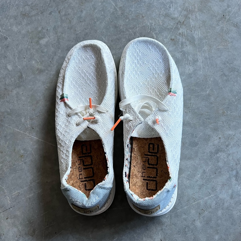 Brand New womens Hey dudes